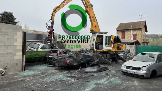 Casse et destruction epave véhicule